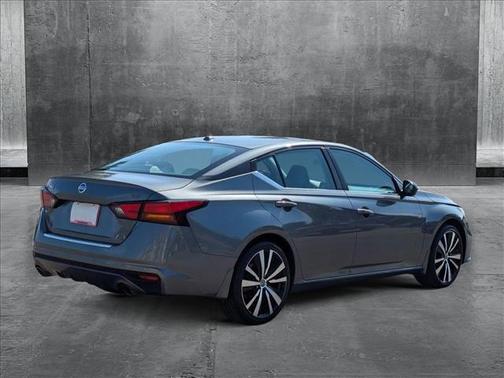 2021 Nissan Altima SR FWD