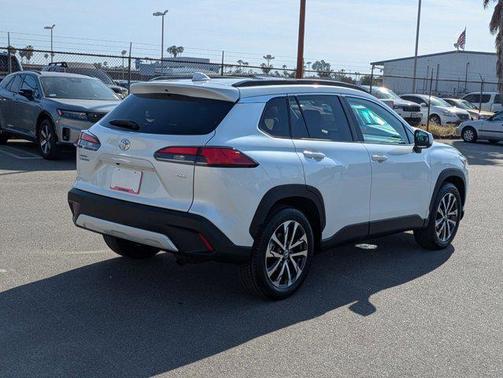 2024 Toyota Corolla Cross XLE