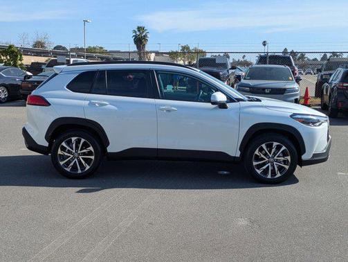 2024 Toyota Corolla Cross XLE