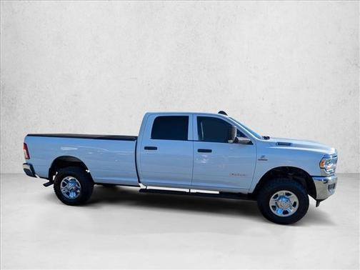 2022 RAM 2500 Tradesman Crew Cab 4x4 8' Box