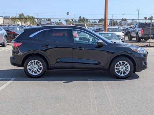 Agate Black Metallic 2022 Ford Escape SE