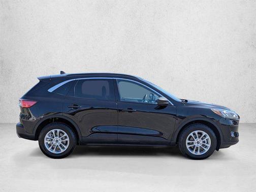 Agate Black Metallic 2022 Ford Escape SE