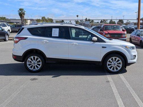 White Platinum Metallic Tri-Coat 2017 Ford Escape Titanium