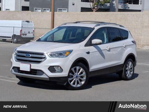 White Platinum Metallic Tri-Coat 2017 Ford Escape Titanium