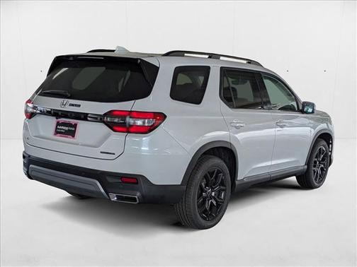 2025 Honda Pilot Touring 8-Passenger