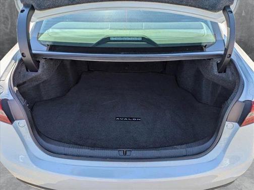 2017 Toyota Avalon XLE