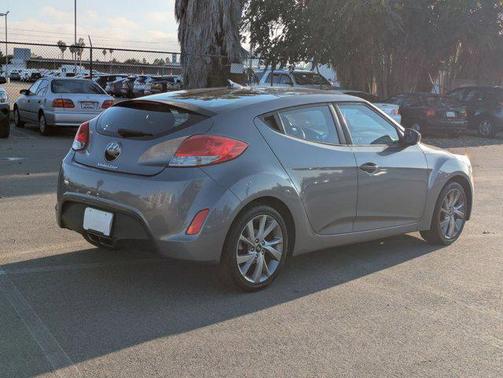 2017 Hyundai Veloster Base