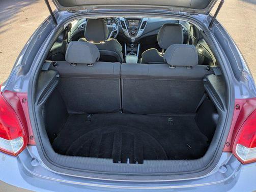 2017 Hyundai Veloster Base