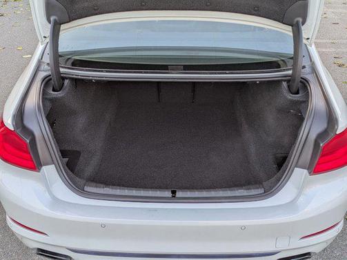 2019 BMW 540 540i