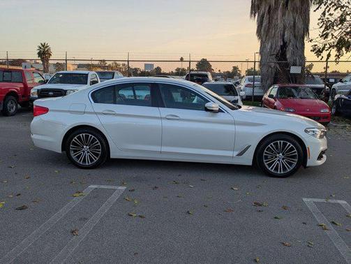 2019 BMW 540 540i
