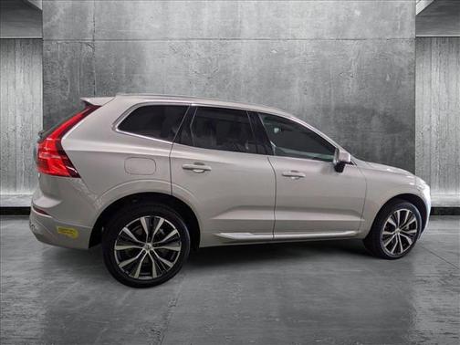 2022 Volvo XC60 Recharge Plug-In Hybrid T8 Inscription Expression