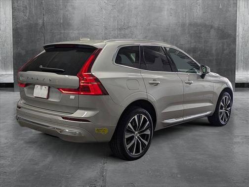 2022 Volvo XC60 Recharge Plug-In Hybrid T8 Inscription Expression