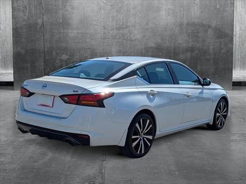 2020 Nissan Altima SR FWD