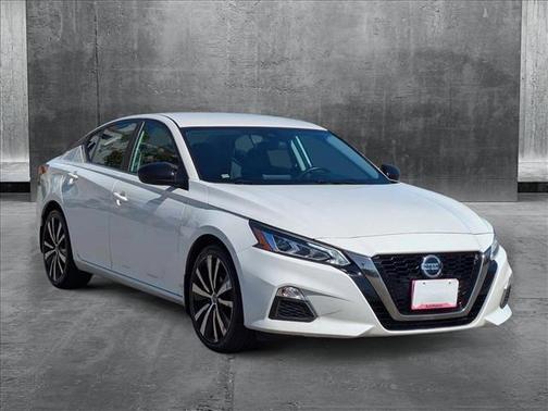 2020 Nissan Altima SR FWD