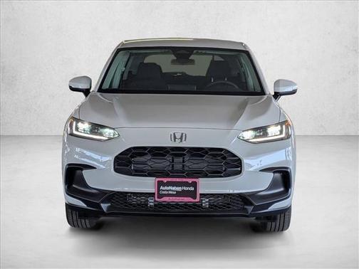 Platinum White Pearl 2026 Honda HR-V LX