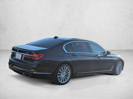 2016 BMW 740 740i