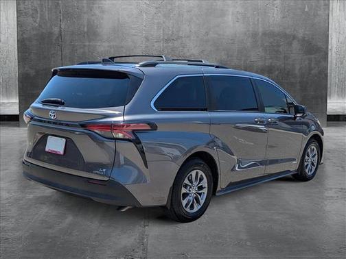 2021 Toyota Sienna LE