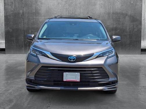 2021 Toyota Sienna LE