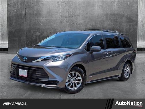 2021 Toyota Sienna LE
