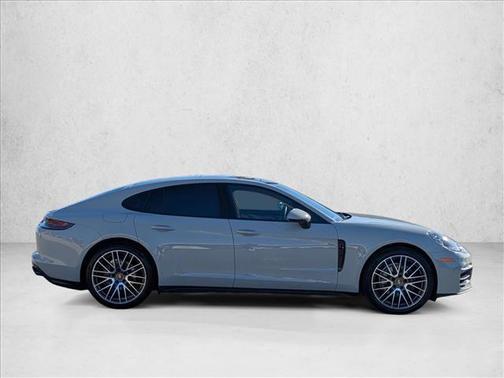 2022 Porsche Panamera RWD