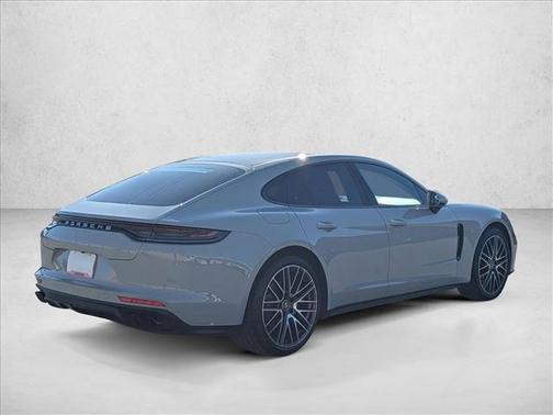2022 Porsche Panamera RWD