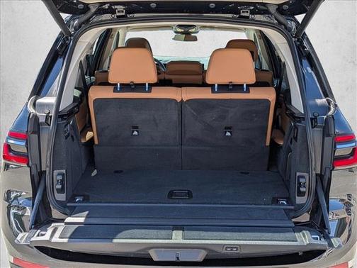 Black Sapphire Metallic 2023 BMW X7 xDrive40i