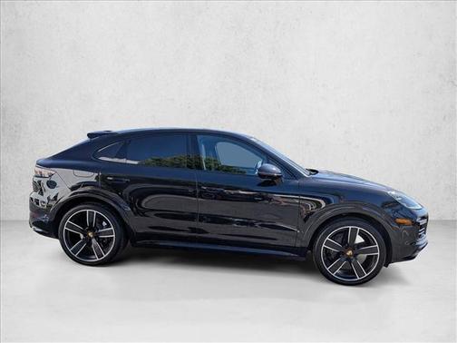 Jet Black Metallic 2022 Porsche Cayenne Turbo