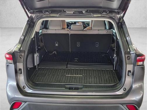 Magnetic Gray Metallic 2021 Toyota Highlander L