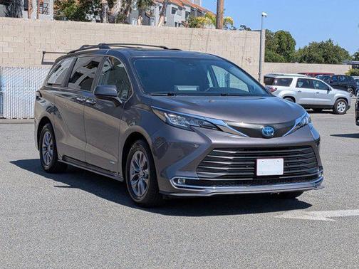 Predawn Gray Mica 2021 Toyota Sienna XLE 8 Passenger