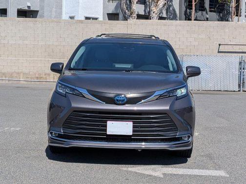 Predawn Gray Mica 2021 Toyota Sienna XLE 8 Passenger