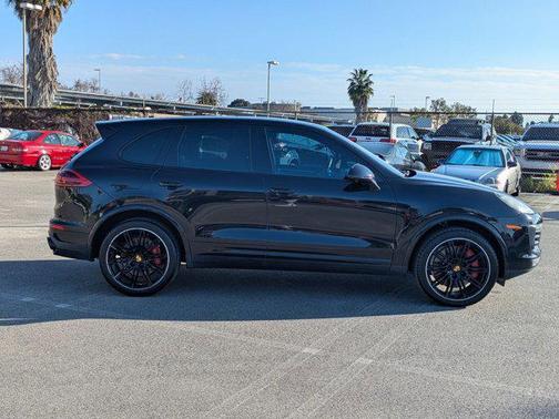 2018 Porsche Cayenne Turbo