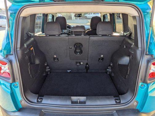 Bikini Metallic Clearcoat 2022 Jeep Renegade Latitude