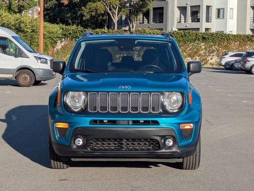 Bikini Metallic Clearcoat 2022 Jeep Renegade Latitude