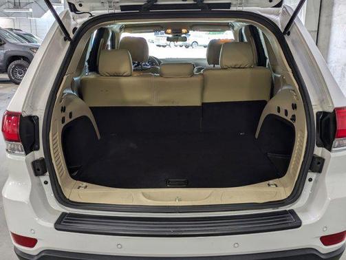 2020 Jeep Grand Cherokee Laredo