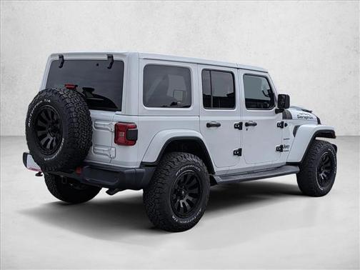 Bright White Clearcoat 2019 Jeep Wrangler Unlimited Sahara