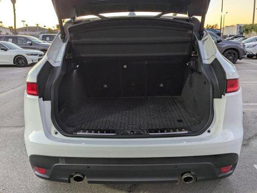 Fuji White 2019 Jaguar F-PACE 25t Premium