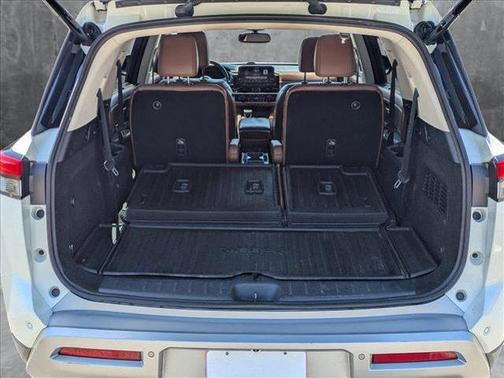 2022 Nissan Pathfinder Platinum 2WD