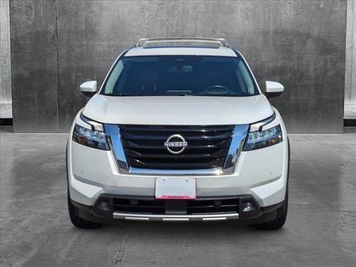 2022 Nissan Pathfinder Platinum 2WD