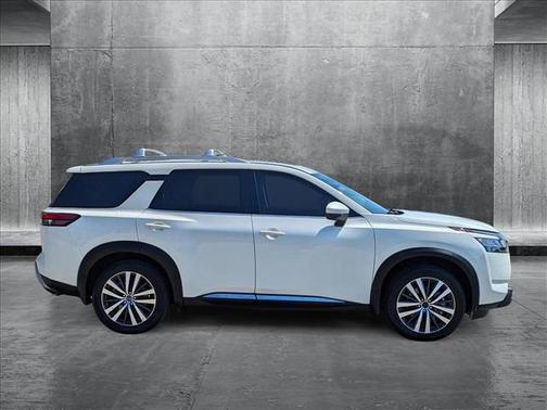 2022 Nissan Pathfinder Platinum 2WD