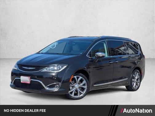 Brilliant Black Crystal Pearlcoat 2017 Chrysler Pacifica Limited