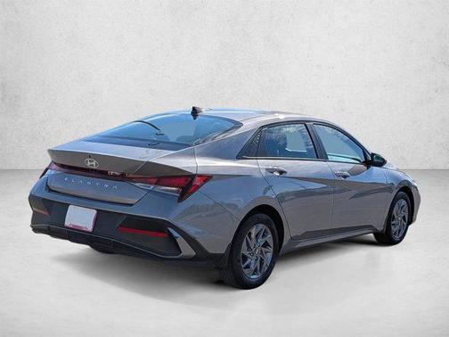 Fluid Metal 2024 Hyundai ELANTRA SEL