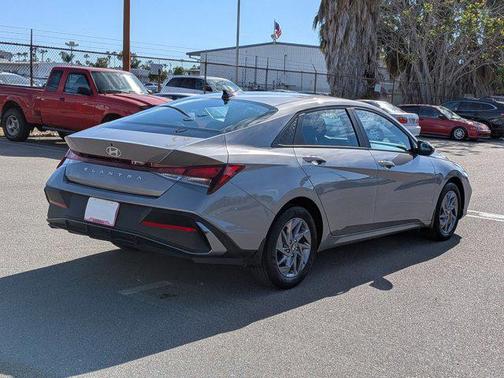 Fluid Metal 2024 Hyundai ELANTRA SEL