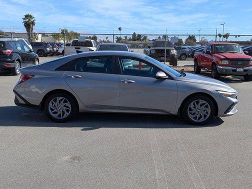 Fluid Metal 2024 Hyundai ELANTRA SEL