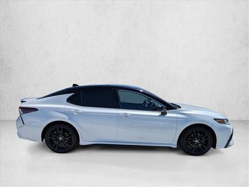 Wind Chill Pearl/Midnight Black Metallic 2023 Toyota Camry XSE