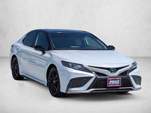 Wind Chill Pearl/Midnight Black Metallic 2023 Toyota Camry XSE