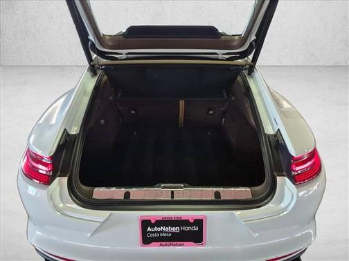 Carrara White Metallic 2018 Porsche Panamera 4S