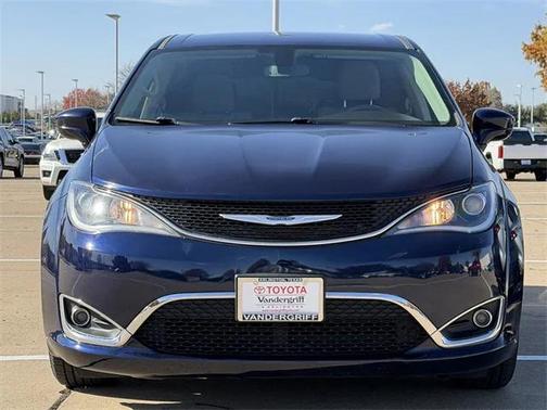 2020 Chrysler Pacifica Touring