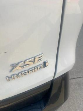 2023 Toyota RAV4 Hybrid SE