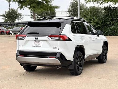 2023 Toyota RAV4 Hybrid SE