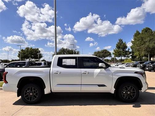 2025 Toyota Tundra Hybrid Platinum